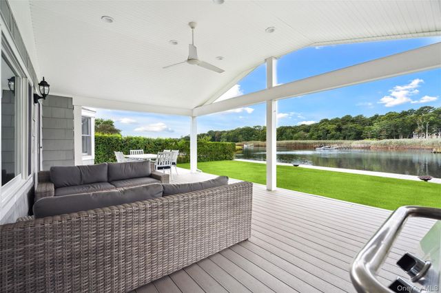 19 Bishop Avenue, Westhampton, NY 11977