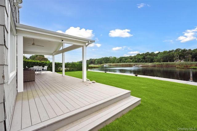 19 Bishop Avenue, Westhampton, NY 11977