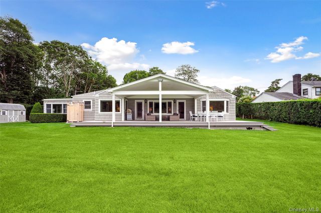 19 Bishop Avenue, Westhampton, NY 11977