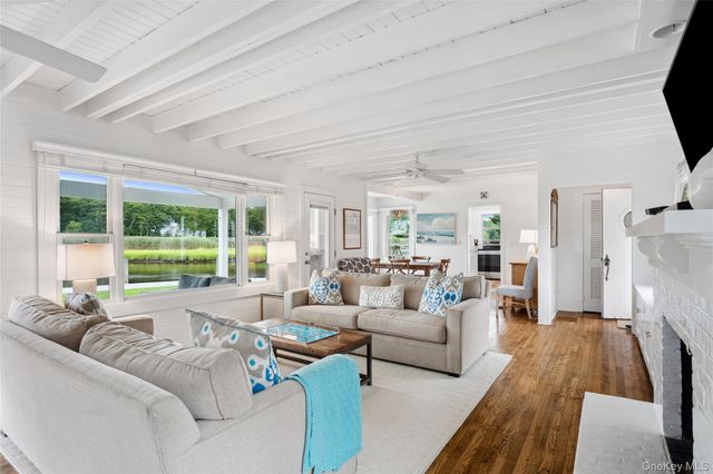 19 Bishop Avenue, Westhampton, NY 11977