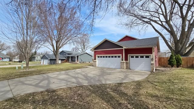 20828 Iran Avenue, Lakeville, MN 55044
