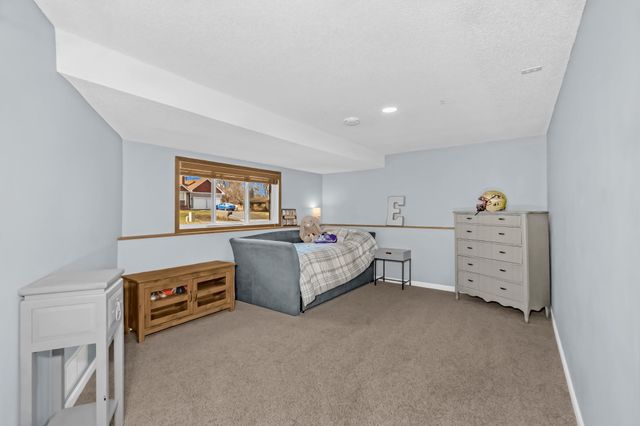 20828 Iran Avenue, Lakeville, MN 55044