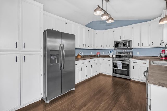 20828 Iran Avenue, Lakeville, MN 55044