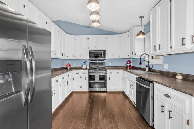 20828 Iran Avenue, Lakeville, MN 55044