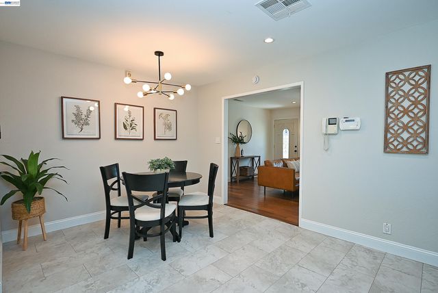 7941 Bristol Rd, Dublin, CA 94568