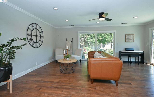 7941 Bristol Rd, Dublin, CA 94568