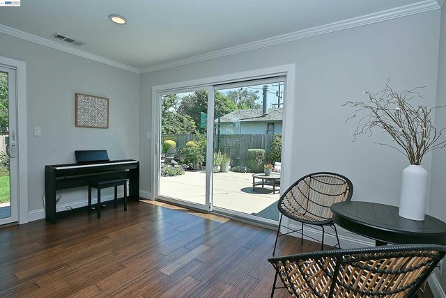 7941 Bristol Rd, Dublin, CA 94568