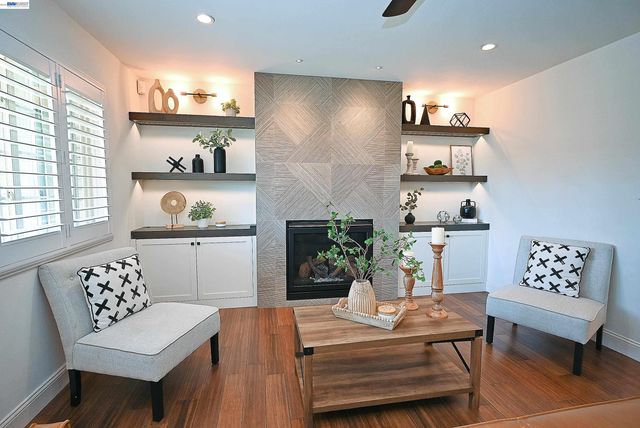 7941 Bristol Rd, Dublin, CA 94568
