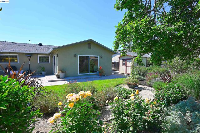 7941 Bristol Rd, Dublin, CA 94568