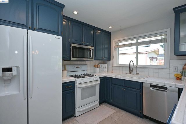 7941 Bristol Rd, Dublin, CA 94568