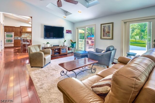 58 Elizabeth St, Bernards Twp., NJ 07920