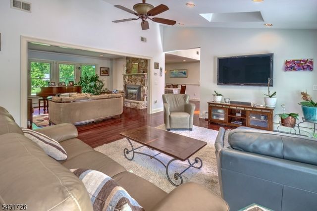 58 Elizabeth St, Bernards Twp., NJ 07920