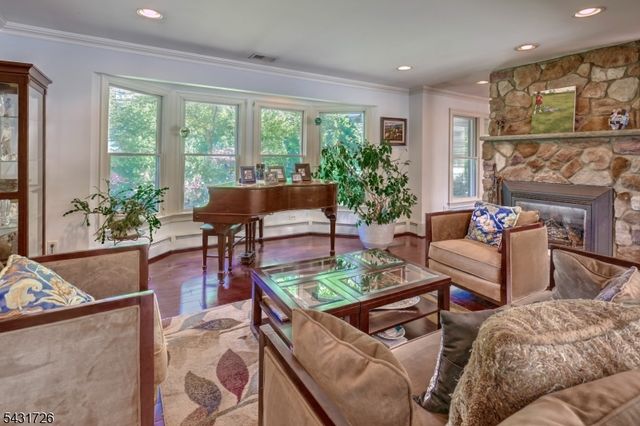 58 Elizabeth St, Bernards Twp., NJ 07920