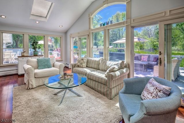 58 Elizabeth St, Bernards Twp., NJ 07920