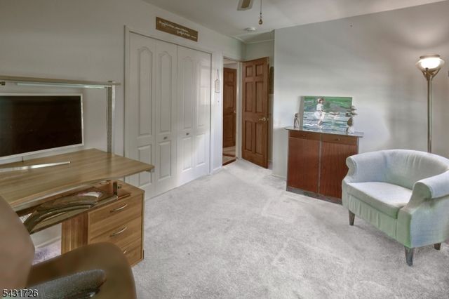 58 Elizabeth St, Bernards Twp., NJ 07920