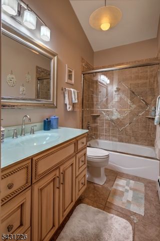58 Elizabeth St, Bernards Twp., NJ 07920