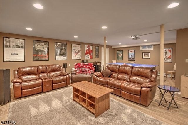 58 Elizabeth St, Bernards Twp., NJ 07920