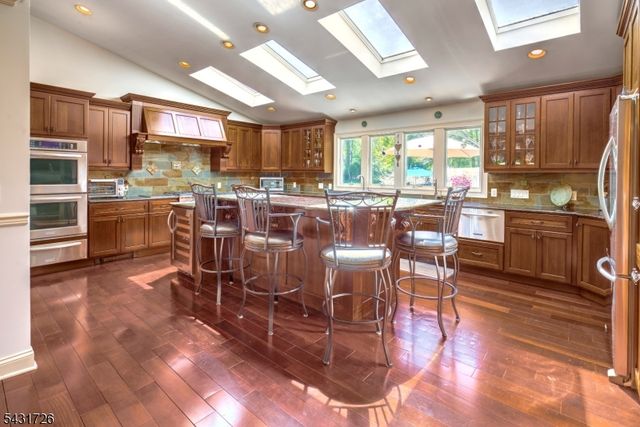 58 Elizabeth St, Bernards Twp., NJ 07920