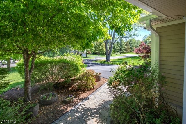 58 Elizabeth St, Bernards Twp., NJ 07920