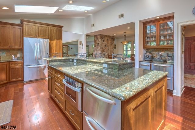 58 Elizabeth St, Bernards Twp., NJ 07920