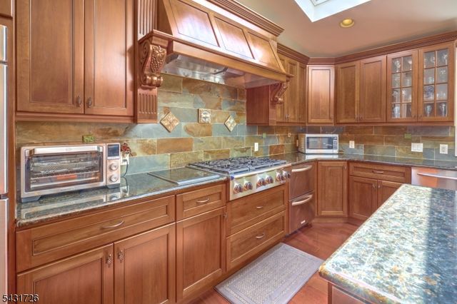 58 Elizabeth St, Bernards Twp., NJ 07920
