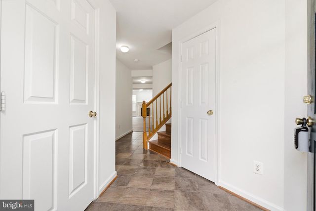 7864 DOGUE INDIAN CIR, Lorton, VA 22079