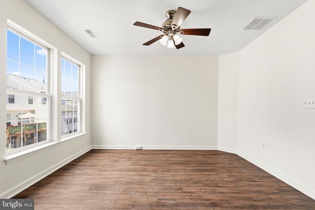 7864 DOGUE INDIAN CIR, Lorton, VA 22079