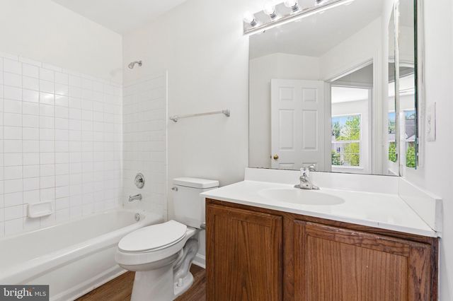 7864 DOGUE INDIAN CIR, Lorton, VA 22079