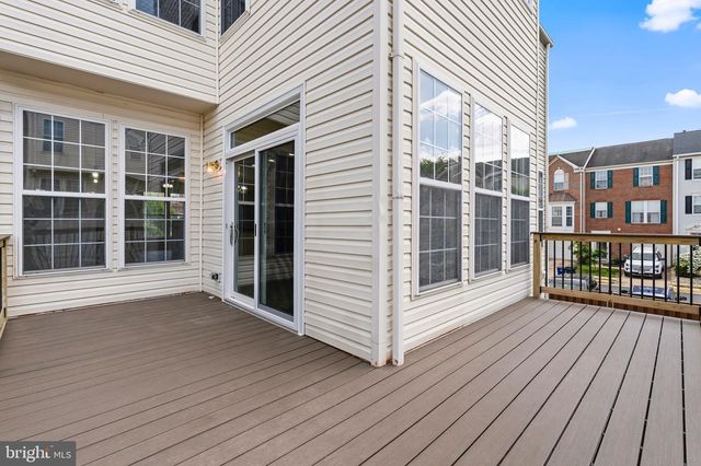 7864 DOGUE INDIAN CIR, Lorton, VA 22079