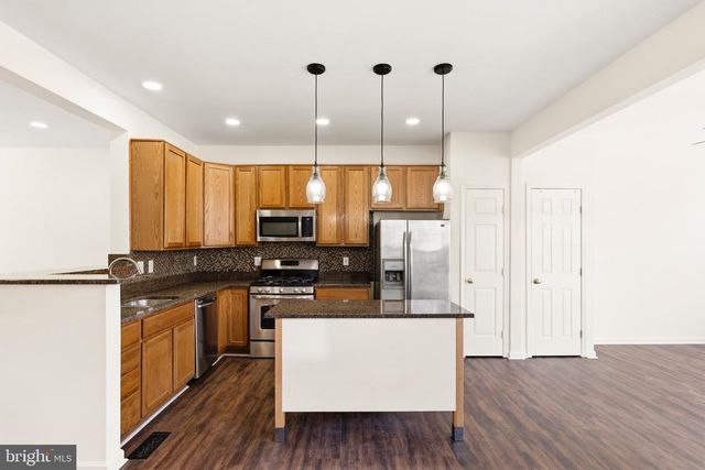 7864 DOGUE INDIAN CIR, Lorton, VA 22079