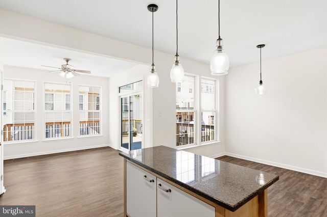 7864 DOGUE INDIAN CIR, Lorton, VA 22079