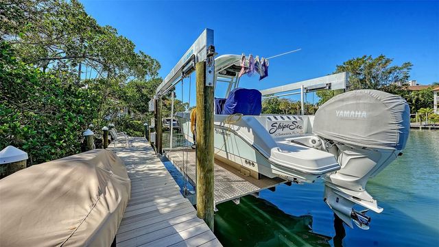 1621 BAY POINT COURT, Sarasota, FL 34236
