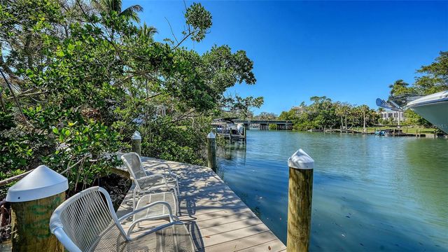 1621 BAY POINT COURT, Sarasota, FL 34236
