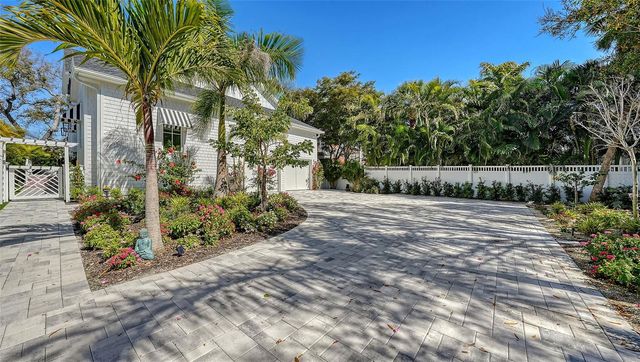1621 BAY POINT COURT, Sarasota, FL 34236