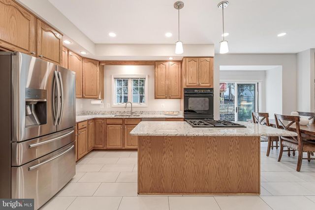 10005 BALD CYPRESS DR, Rockville, MD 20850