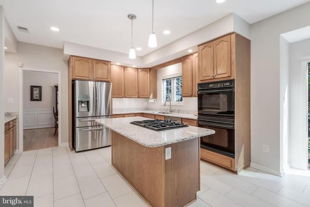 10005 BALD CYPRESS DR, Rockville, MD 20850