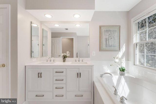 10005 BALD CYPRESS DR, Rockville, MD 20850