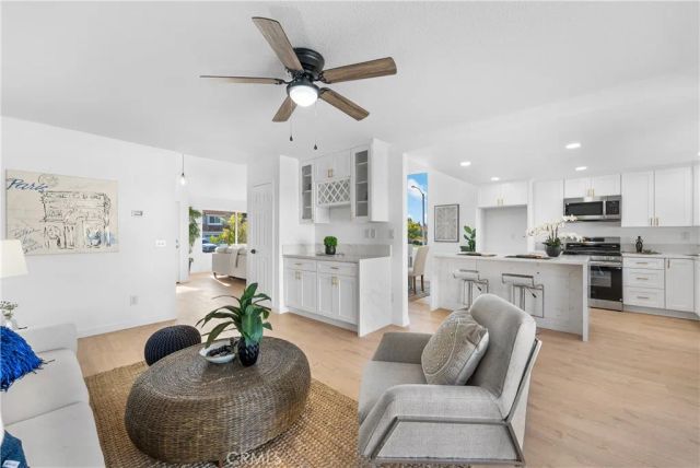 20559 Lisa Gail Drive, Saugus, CA 91350