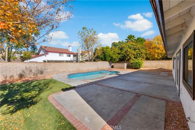 20559 Lisa Gail Drive, Saugus, CA 91350