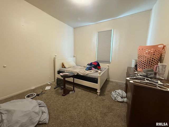 1423 PERSHING Boulevard, Clinton, IA 52732