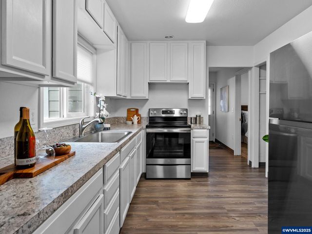 180 Eaton St, Lebanon, OR 97355