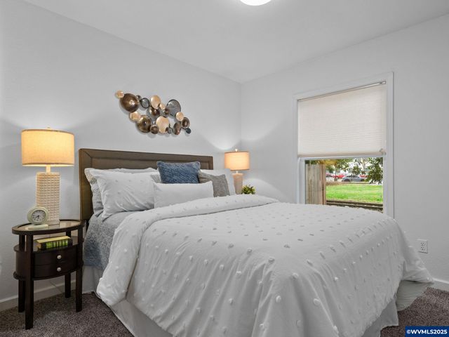 180 Eaton St, Lebanon, OR 97355