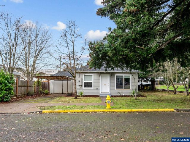 180 Eaton St, Lebanon, OR 97355