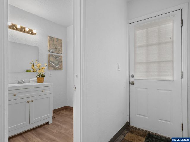 180 Eaton St, Lebanon, OR 97355