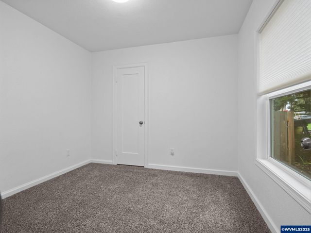 180 Eaton St, Lebanon, OR 97355
