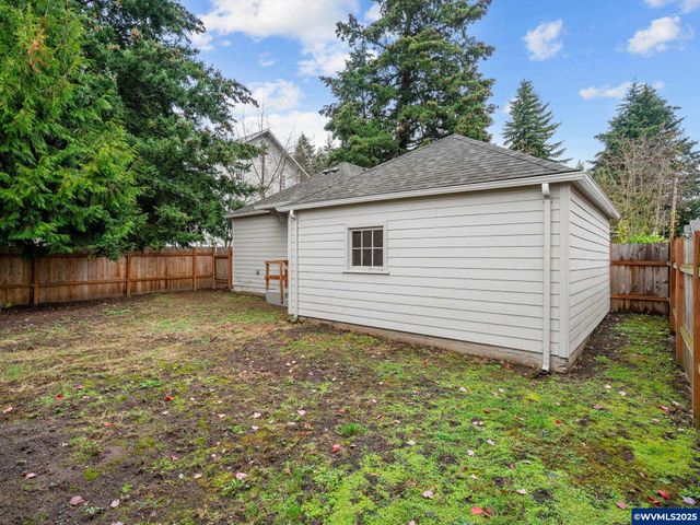 180 Eaton St, Lebanon, OR 97355