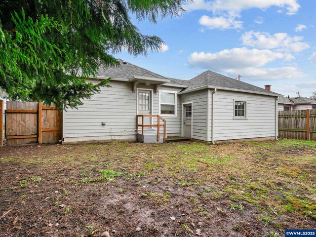 180 Eaton St, Lebanon, OR 97355