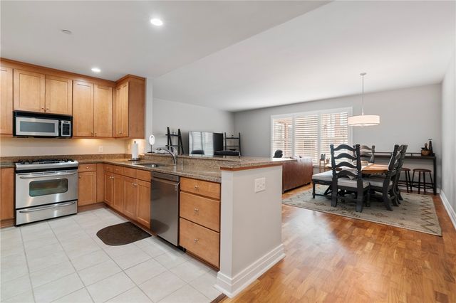 1240 Crescent Pl 1H, Squirrel Hill, PA 15217