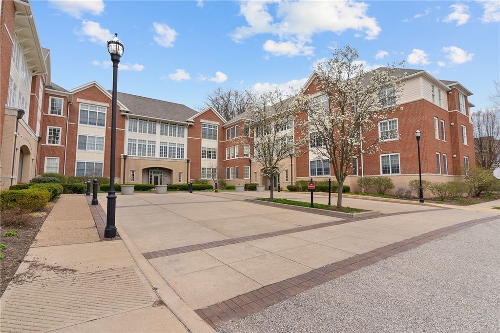 1240 Crescent Pl 1H, Squirrel Hill, PA 15217