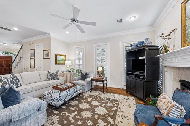 5819 Inwood Park Ct Court N, Houston, TX 77057